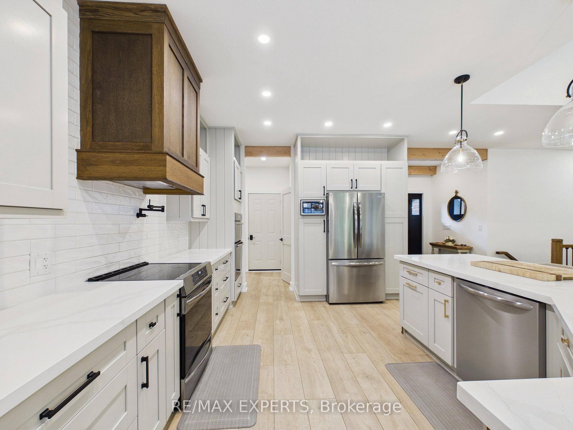 Photo 10 of 1072 Xavier Street, Gravenhurst, Morrison — HOMEH