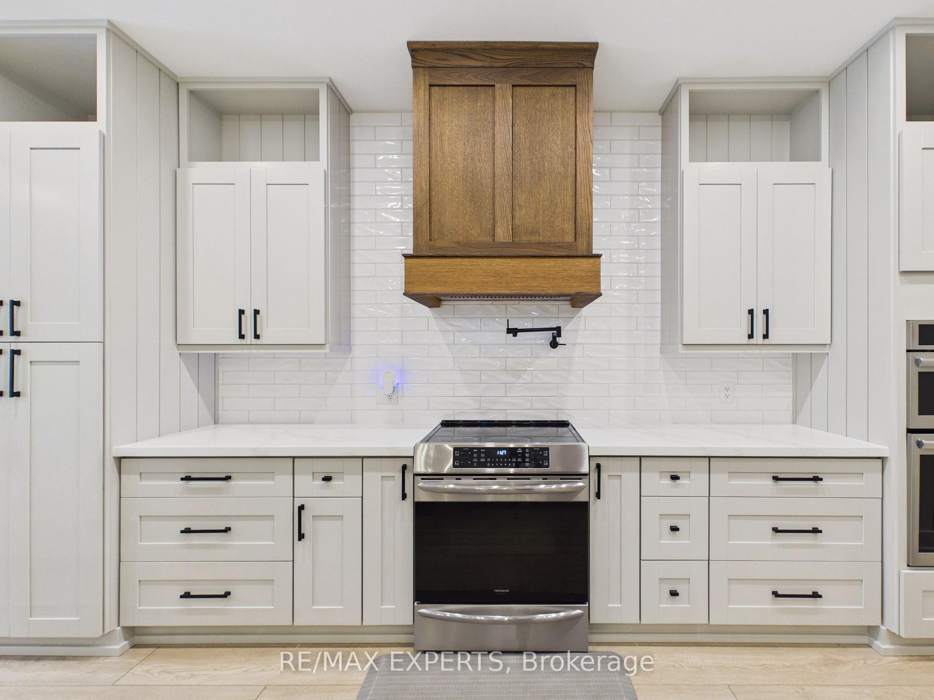 Photo 11 of 1072 Xavier Street, Gravenhurst, Morrison — HOMEH