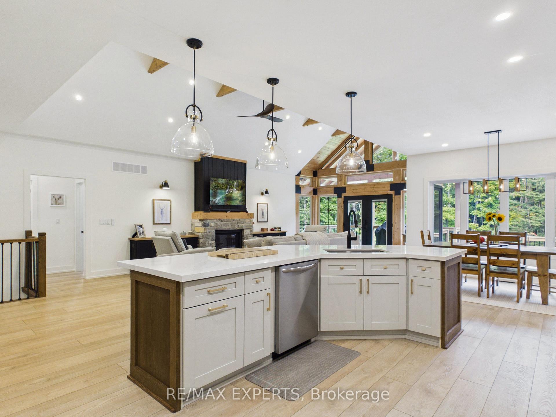 Photo 13 of 1072 Xavier Street, Gravenhurst, Morrison — HOMEH