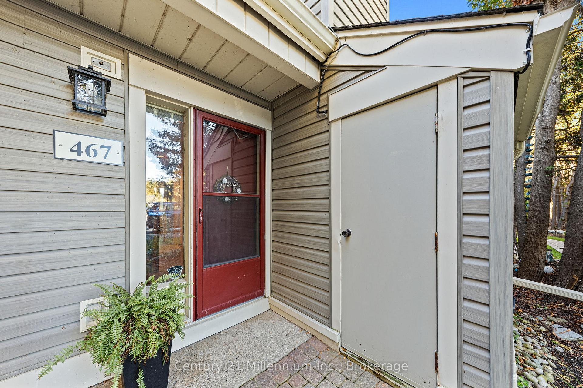 Photo 2 of Unit 7, 467 Oxbow Crescent, Collingwood — HOMEH