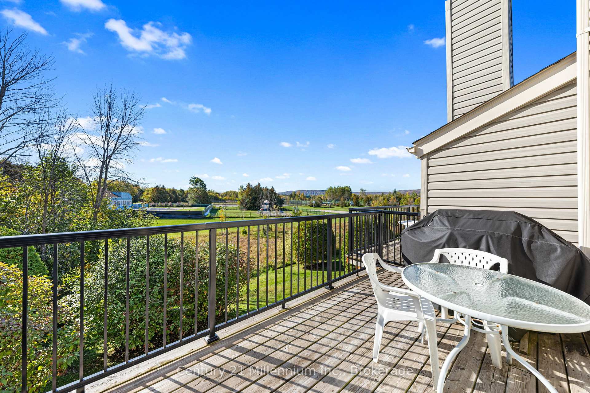 Photo 3 of Unit 7, 467 Oxbow Crescent, Collingwood — HOMEH