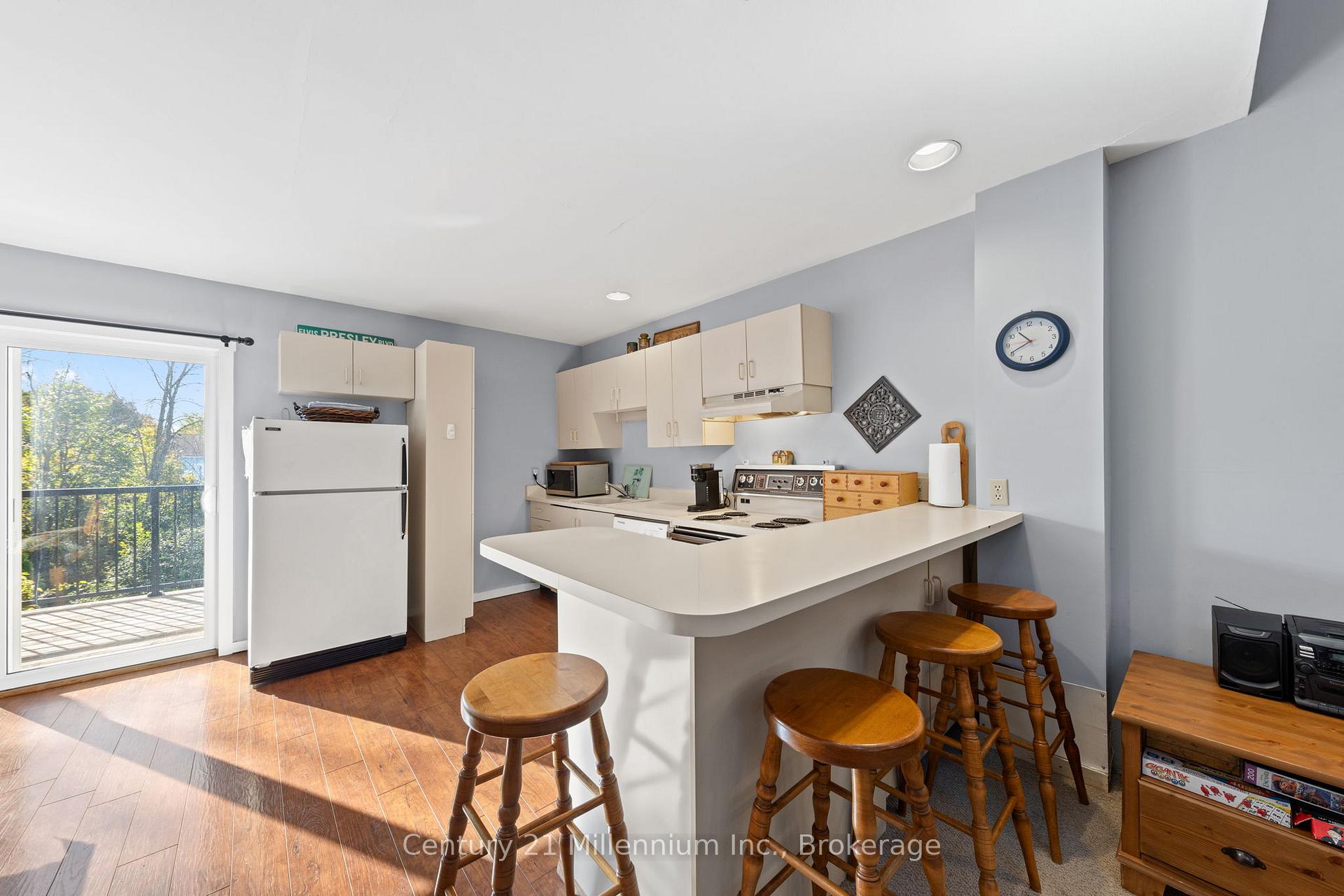 Photo 10 of Unit 7, 467 Oxbow Crescent, Collingwood — HOMEH
