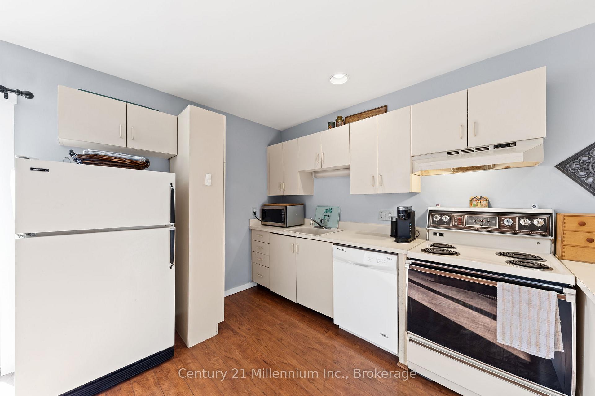 Photo 12 of Unit 7, 467 Oxbow Crescent, Collingwood — HOMEH