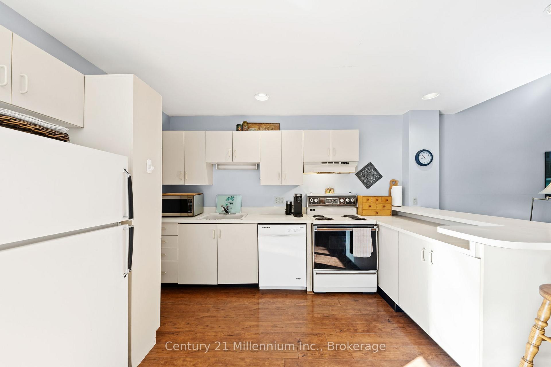 Photo 13 of Unit 7, 467 Oxbow Crescent, Collingwood — HOMEH