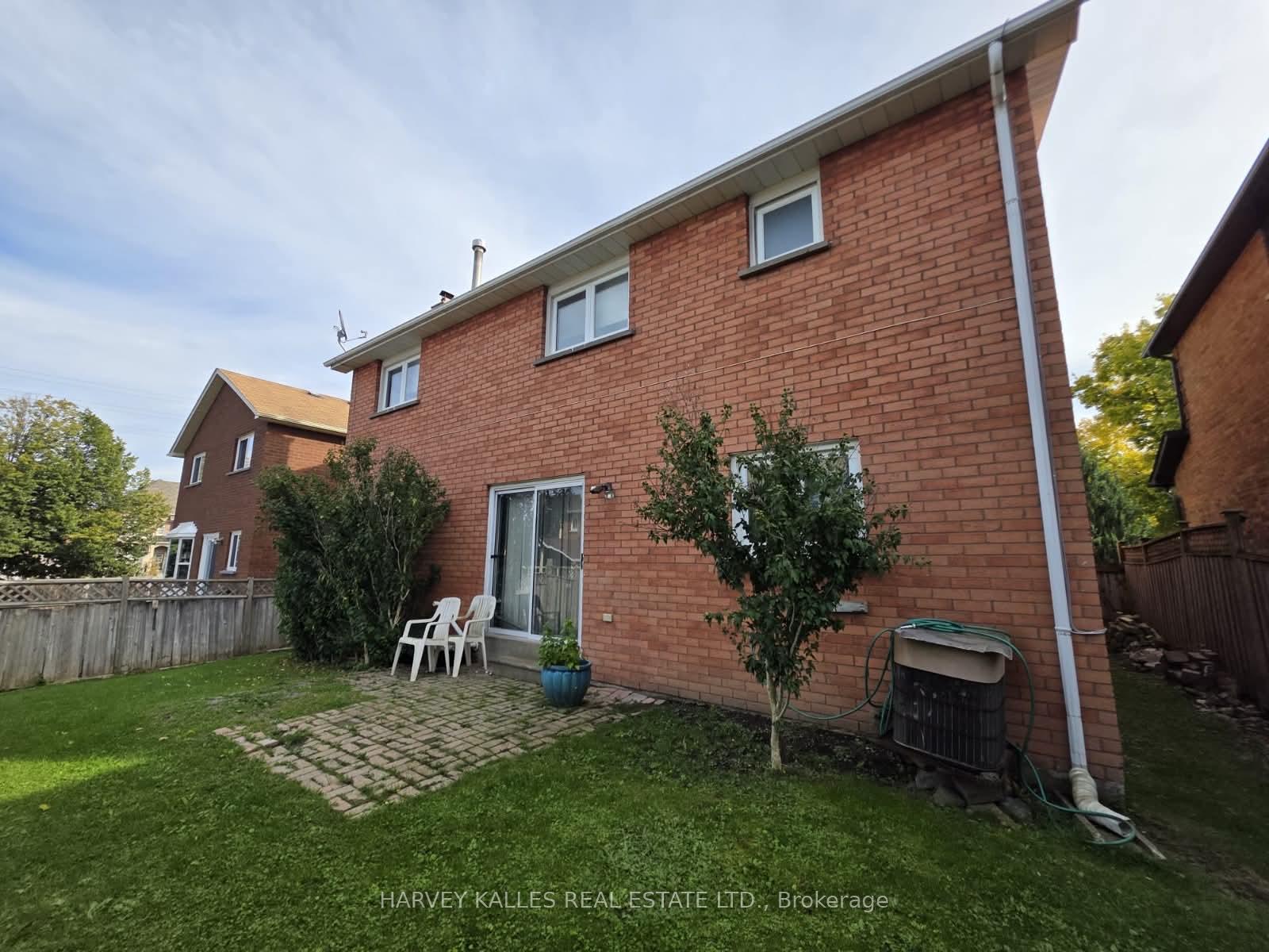Photo 4 of 1627 Rayleen Crescent, Pickering, Brock Ridge — HOMEH