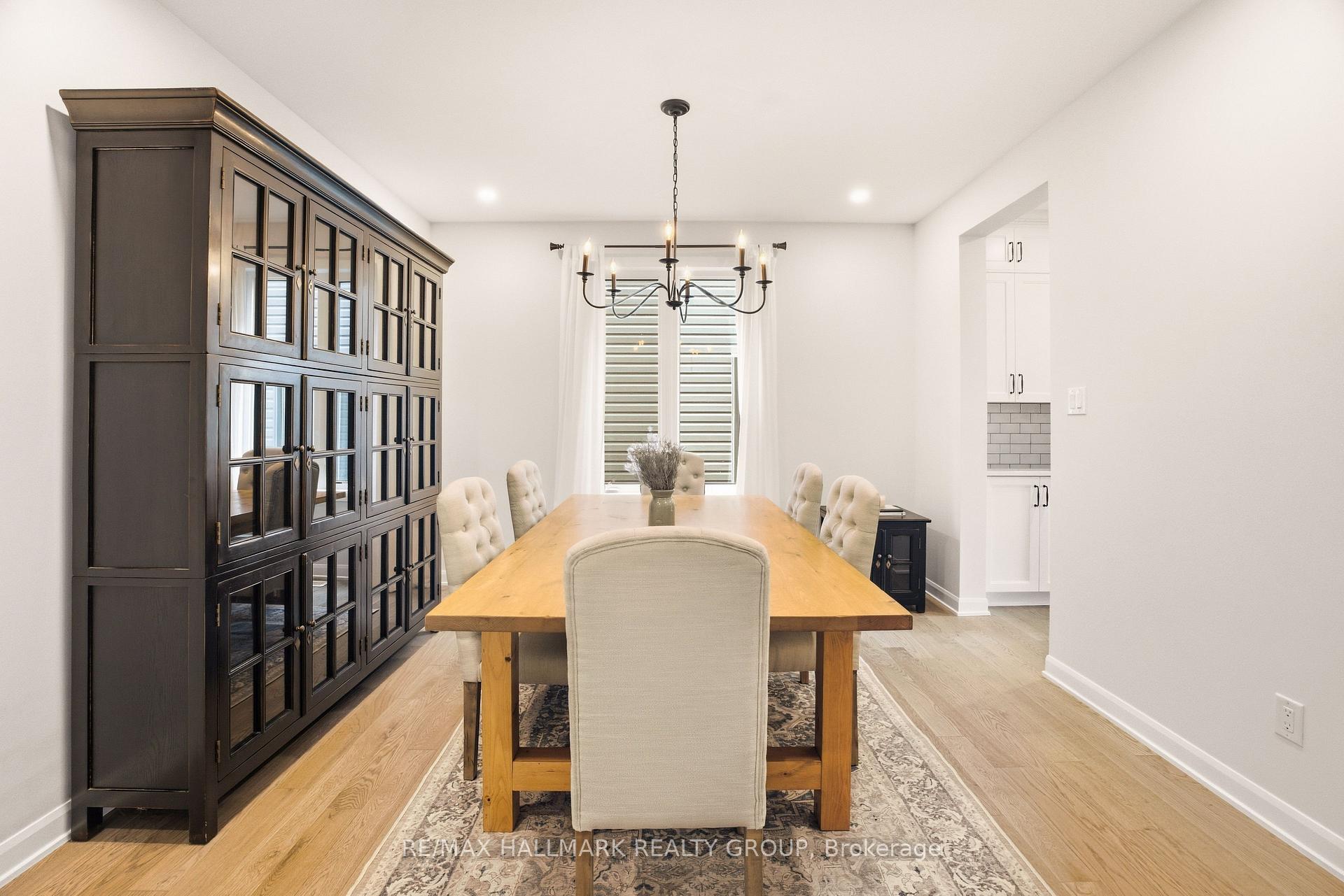 Photo 16 of 709 Coast Circle, Ottawa, Mahogany Community — HOMEH