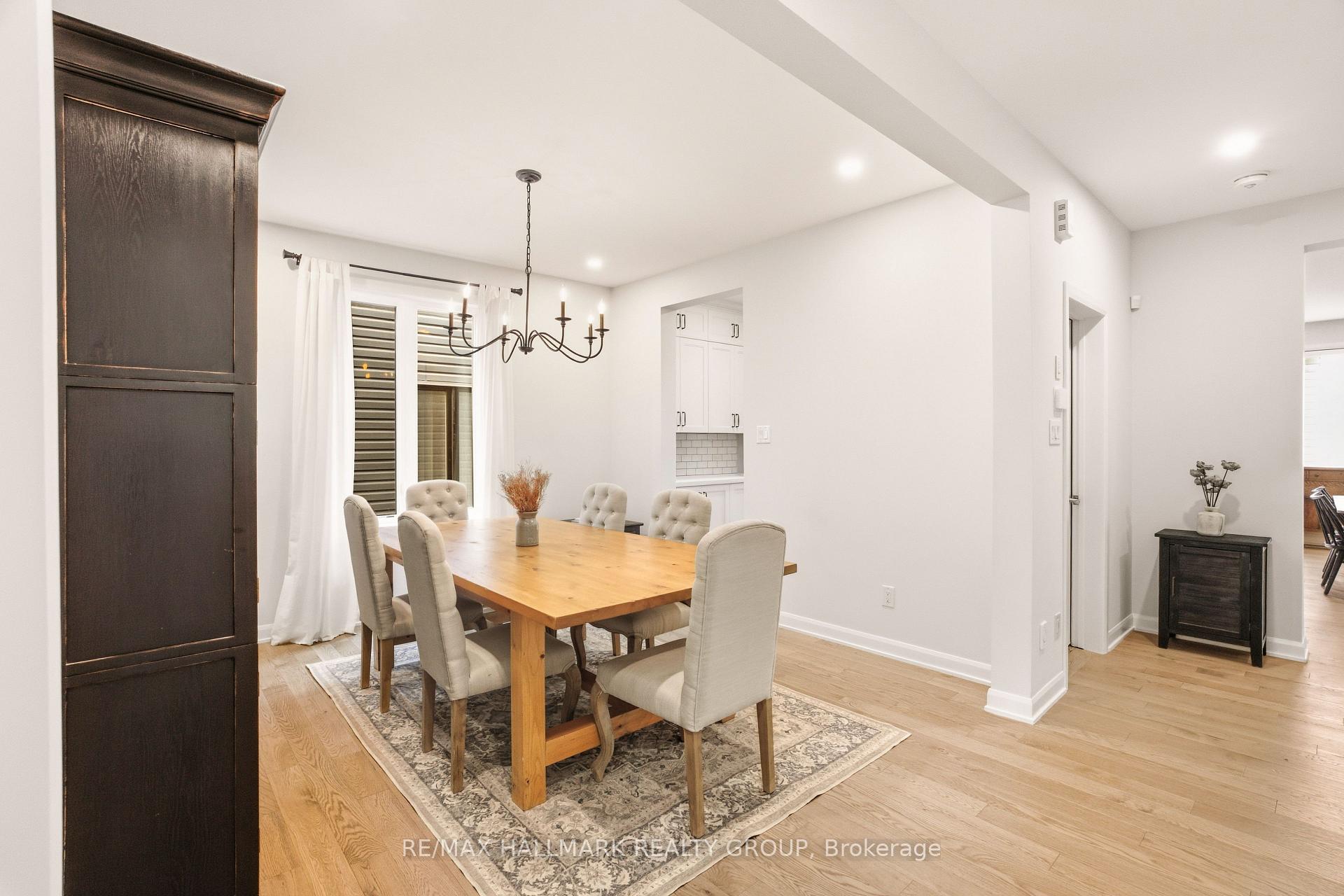 Photo 17 of 709 Coast Circle, Ottawa, Mahogany Community — HOMEH