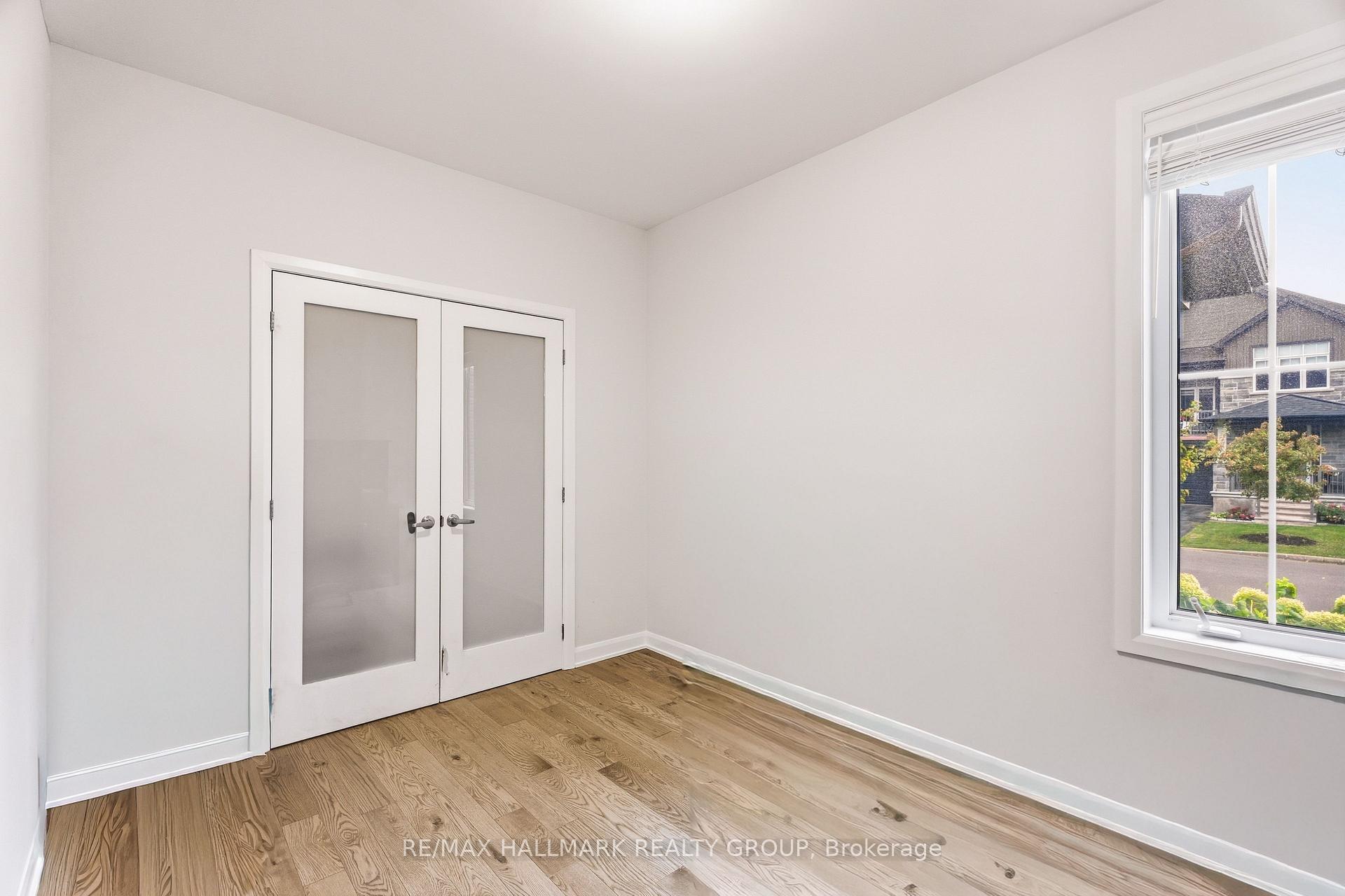 Photo 19 of 709 Coast Circle, Ottawa, Mahogany Community — HOMEH