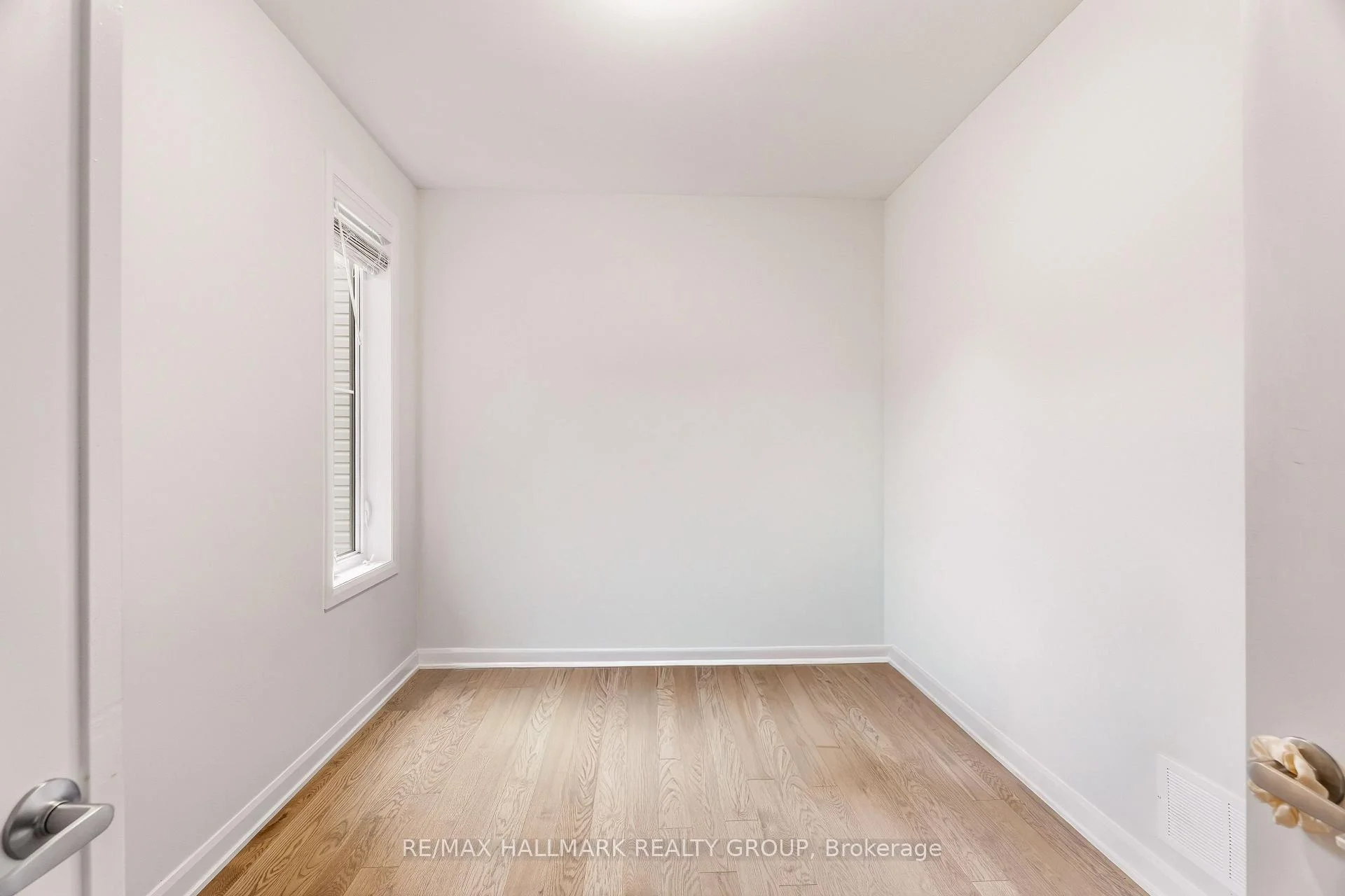 Photo 41 of 709 Coast Circle, Ottawa, Mahogany Community — HOMEH