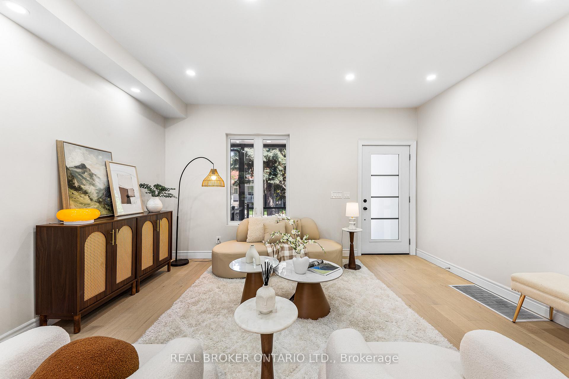Photo 3 of 806 Gladstone Avenue, Toronto, Dovercourt-Wallace Emerson-Junction — HOMEH