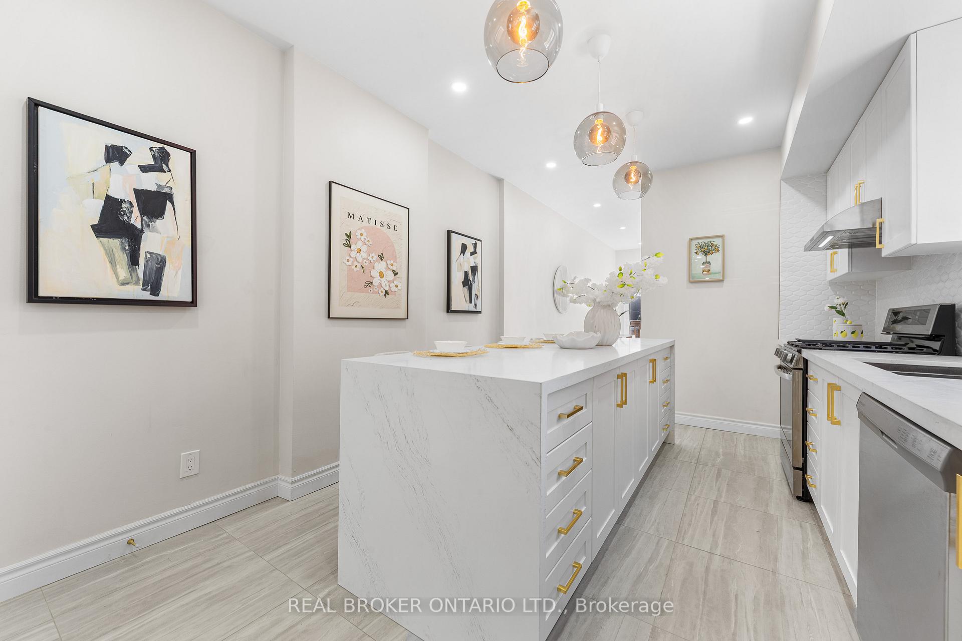 Photo 14 of 806 Gladstone Avenue, Toronto, Dovercourt-Wallace Emerson-Junction — HOMEH