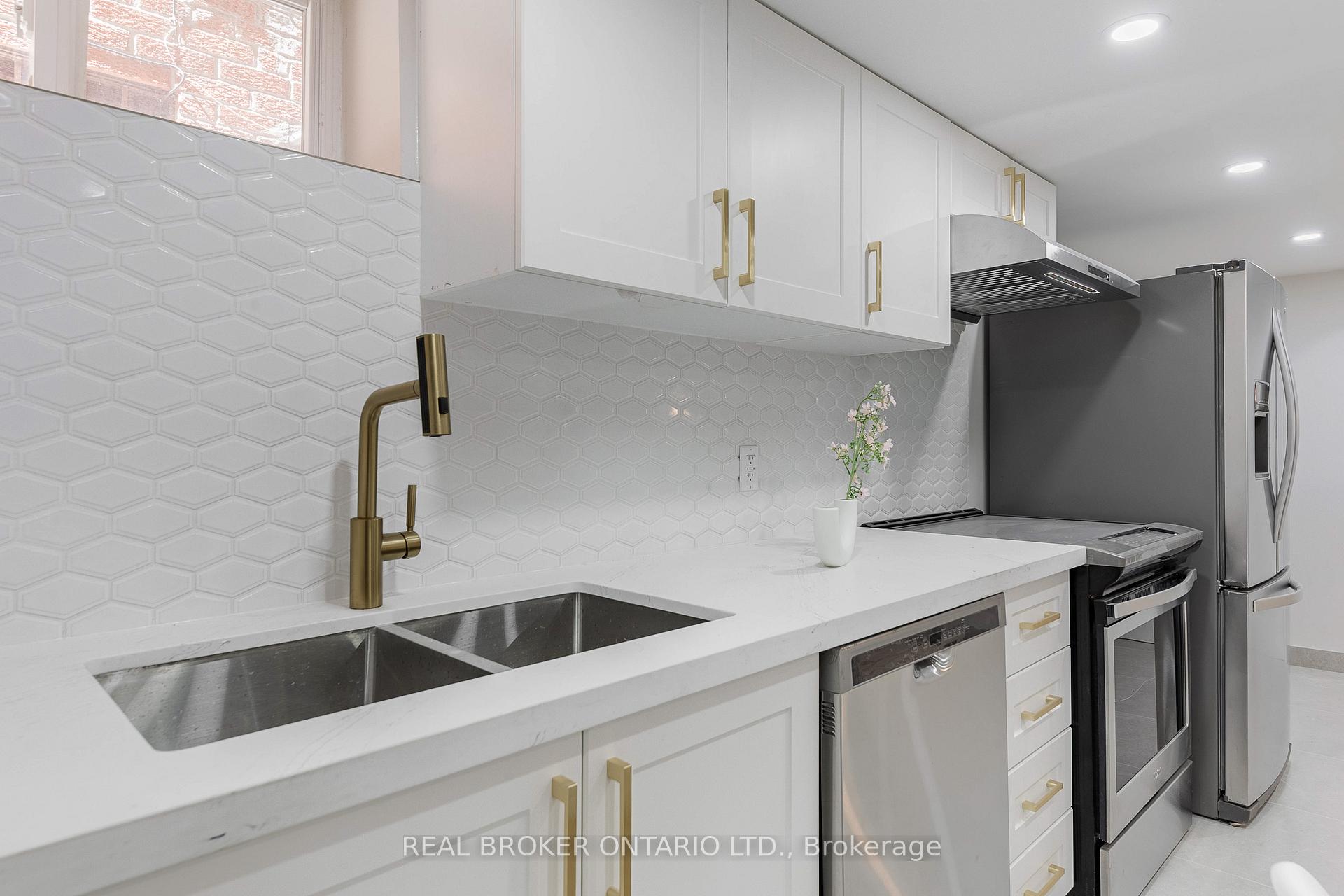 Photo 37 of 806 Gladstone Avenue, Toronto, Dovercourt-Wallace Emerson-Junction — HOMEH