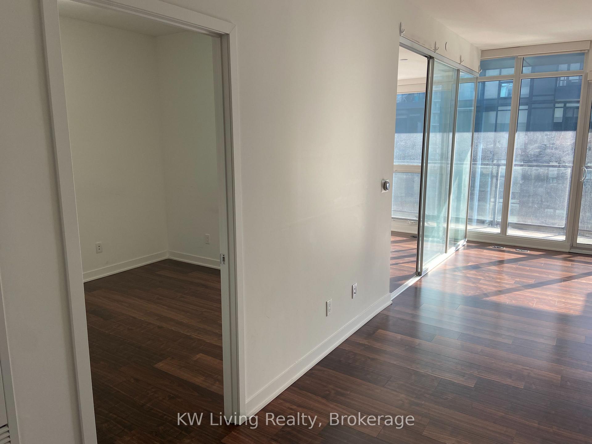 Photo 4 of Unit 908, 90 Queens Wharf Road, Toronto, Waterfront Communities — HOMEH