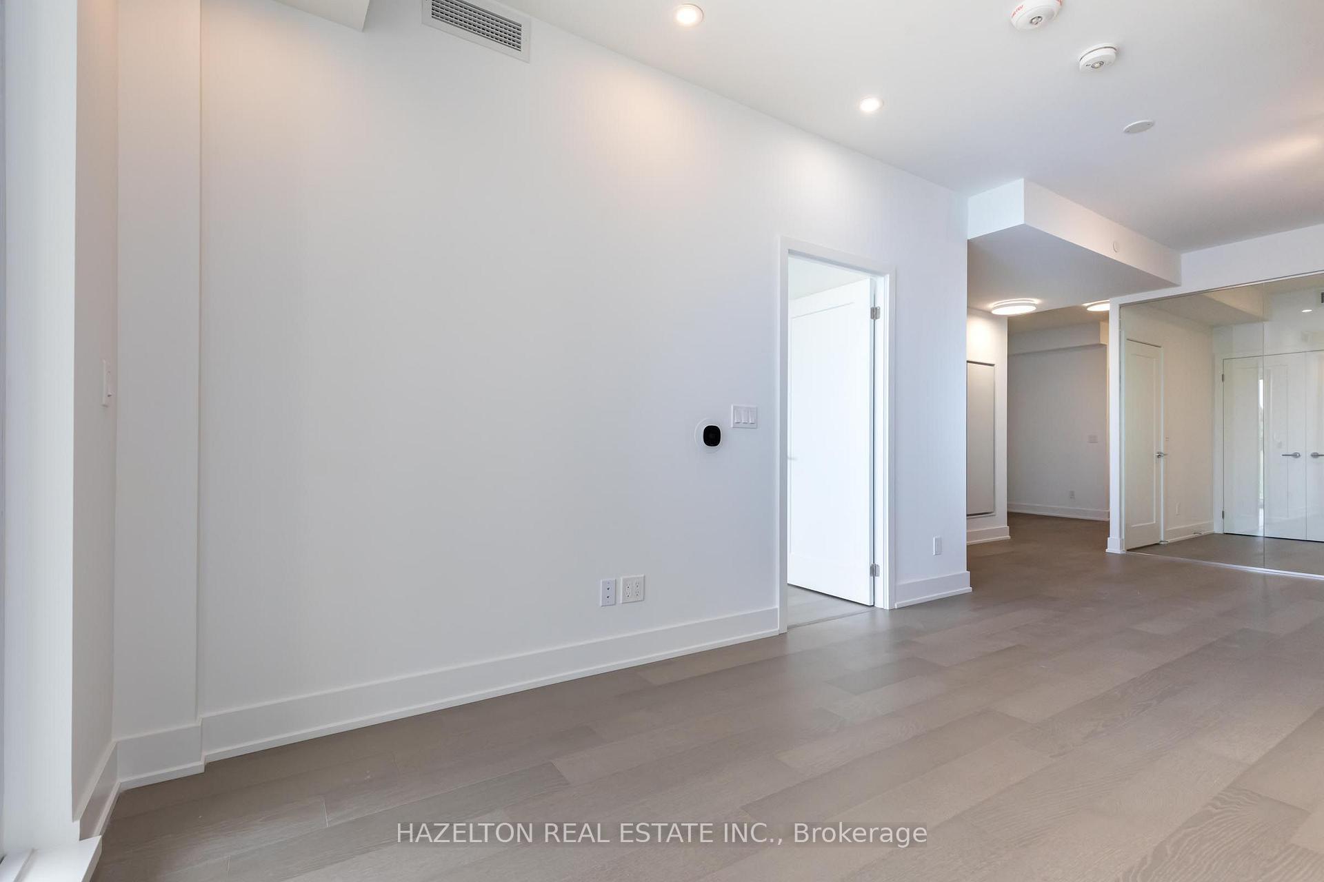 Photo 4 of Unit 605, 8 Manor Road W, Toronto, Yonge-Eglinton — HOMEH