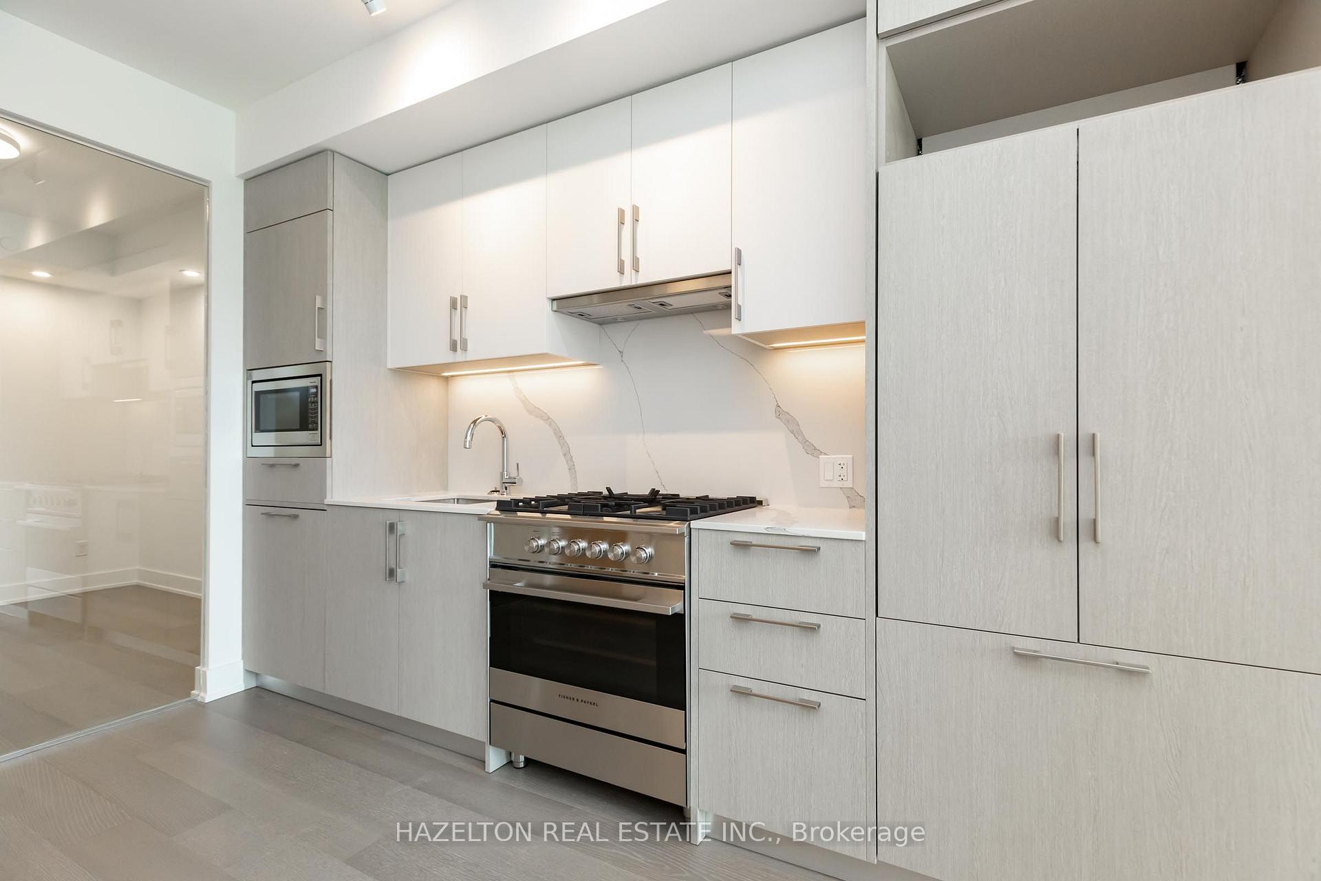 Photo 8 of Unit 605, 8 Manor Road W, Toronto, Yonge-Eglinton — HOMEH