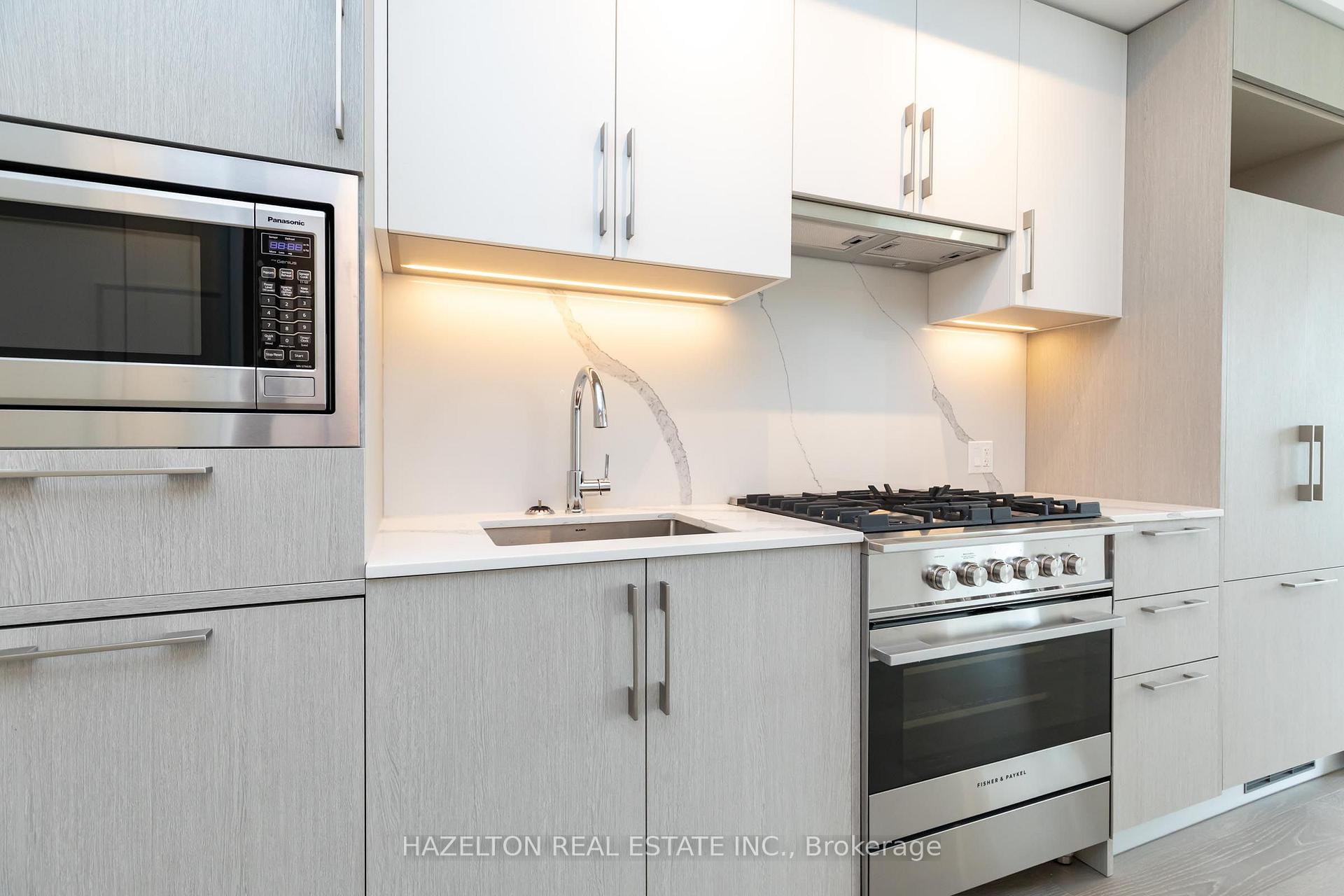 Photo 10 of Unit 605, 8 Manor Road W, Toronto, Yonge-Eglinton — HOMEH