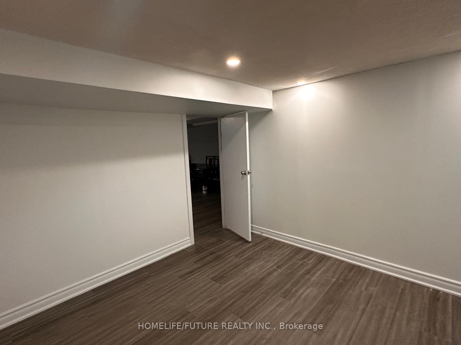 Photo 6 of Unit Bsmt, 39 Jordana Drive, Markham, Middlefield — HOMEH
