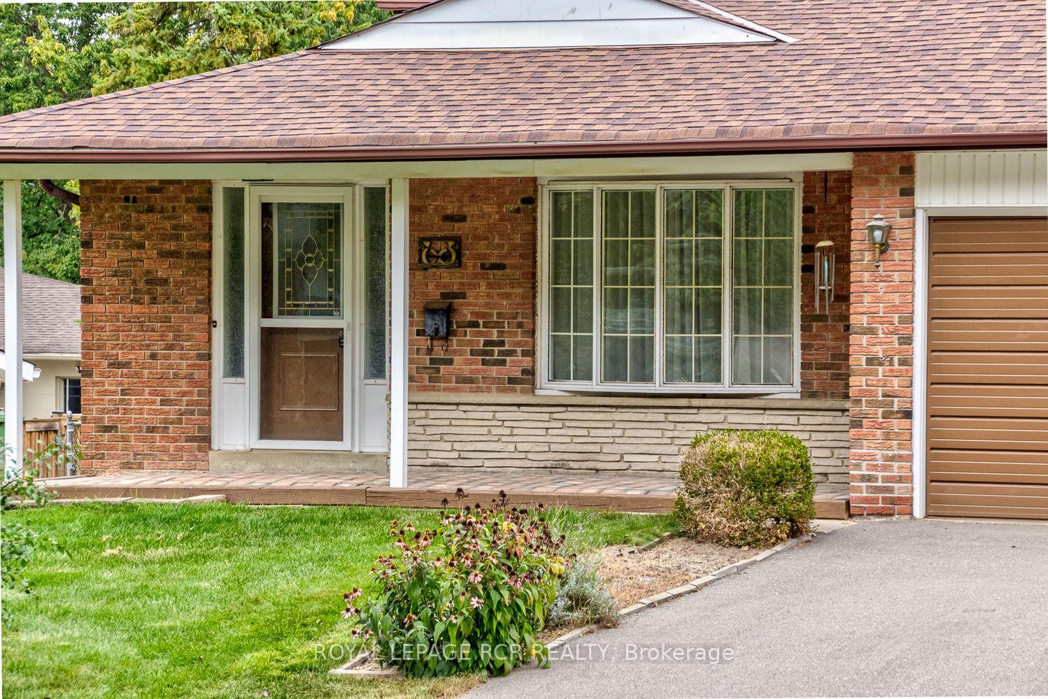 Photo 2 of 115 Meadowvale Court, Caledon, Bolton East — HOMEH