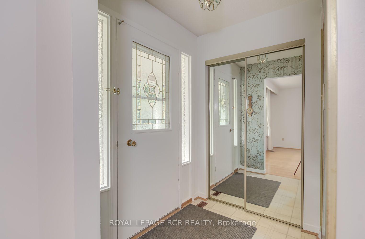 Photo 4 of 115 Meadowvale Court, Caledon, Bolton East — HOMEH