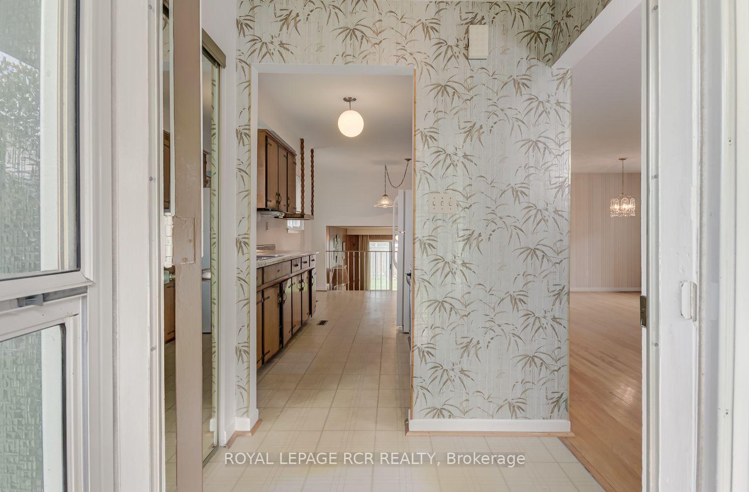 Photo 5 of 115 Meadowvale Court, Caledon, Bolton East — HOMEH