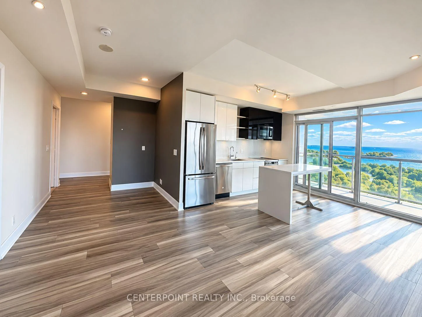 Photo 3 of Unit 810, 33 Shore Breeze Drive, Etobicoke, Mimico — HOMEH