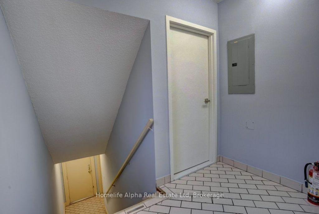 Photo 9 of Unit Upper B, 92 Bond Street, Oshawa, O'Neill — HOMEH