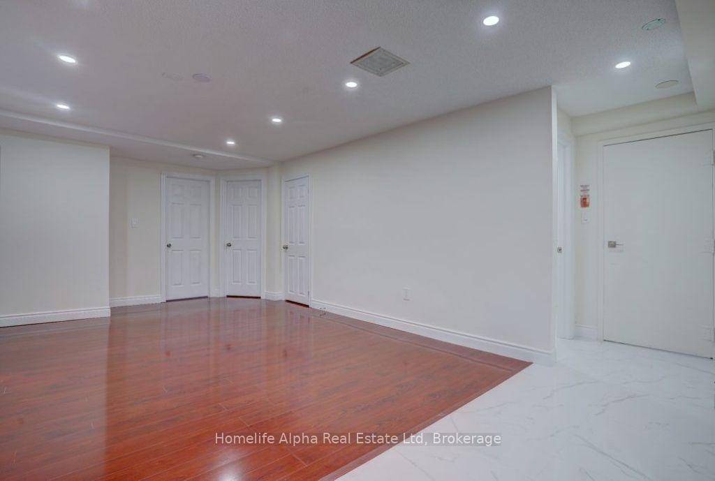 Photo 3 of Unit Upper B, 92 Bond Street, Oshawa, O'Neill — HOMEH