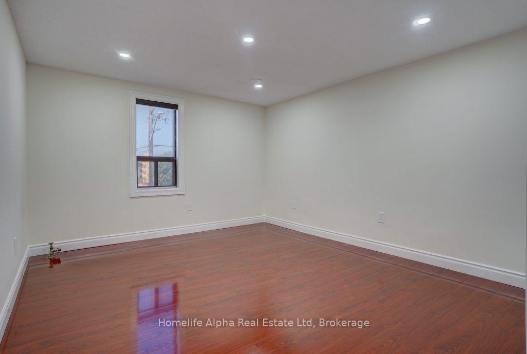 Photo 4 of Unit Upper B, 92 Bond Street, Oshawa, O'Neill — HOMEH