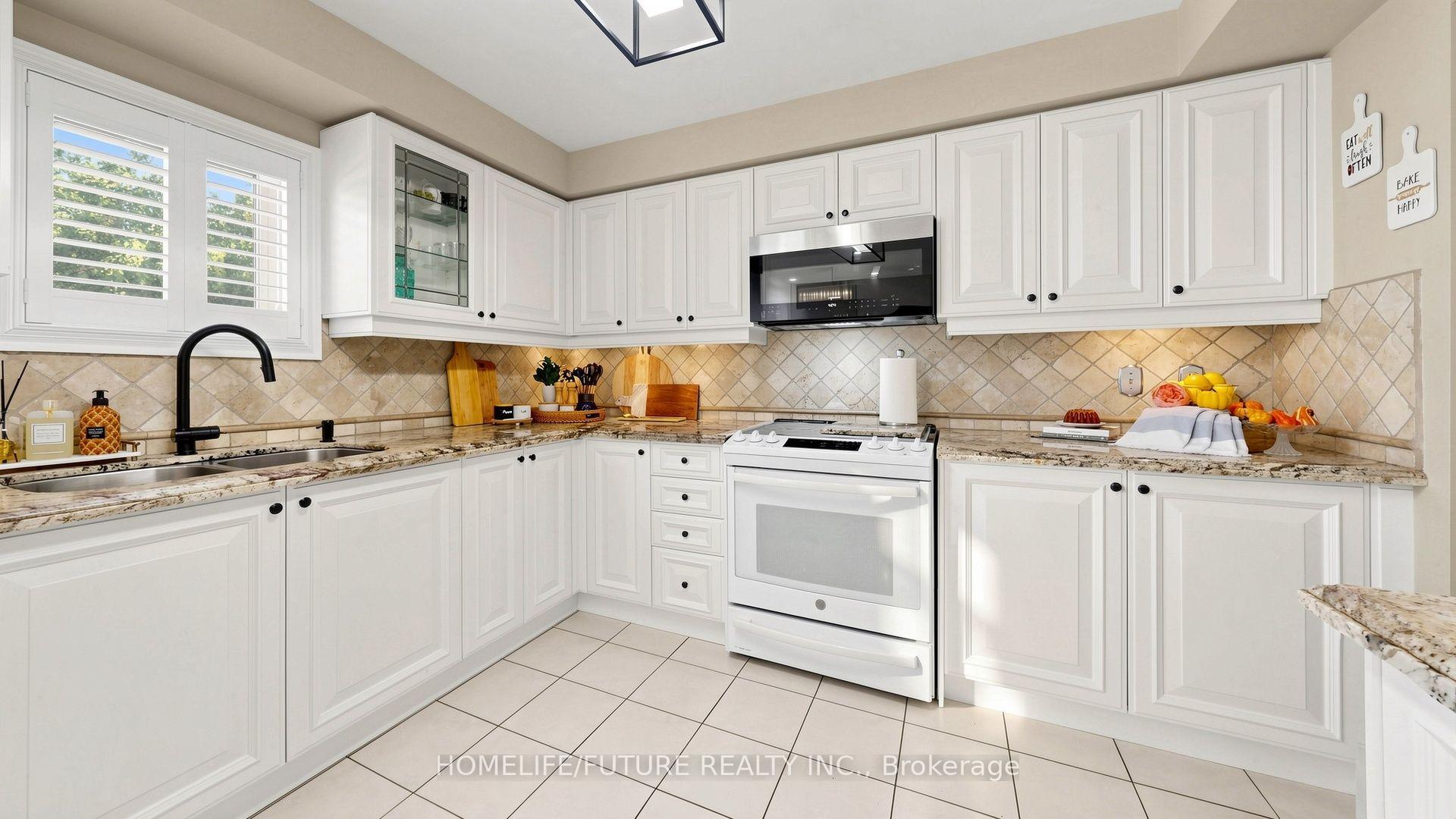 Photo 14 of 90 Bedell Crescent, Whitby, Rolling Acres — HOMEH