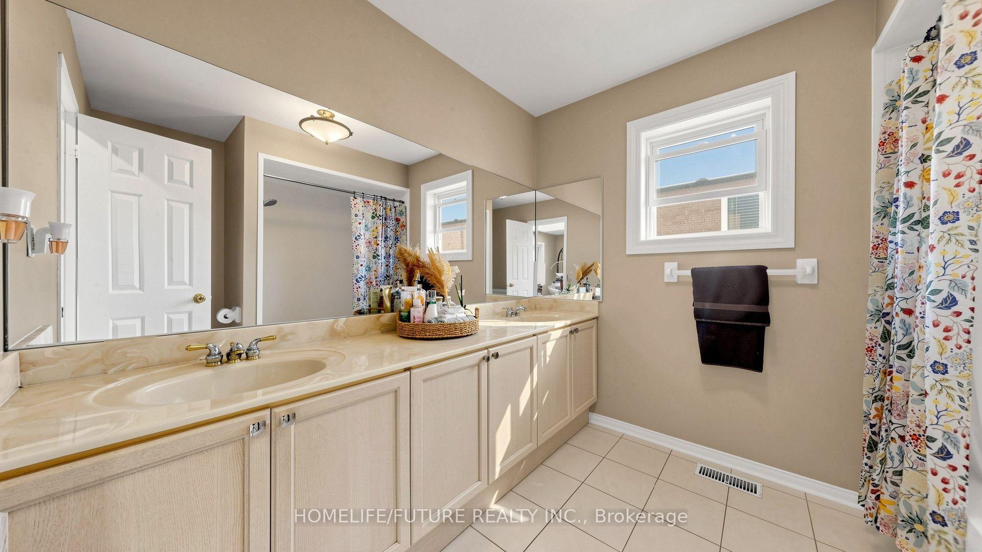 Photo 36 of 90 Bedell Crescent, Whitby, Rolling Acres — HOMEH