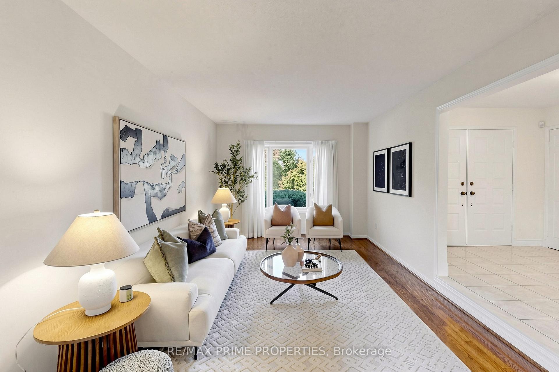Photo 4 of 105 Tilman Circle, Markham, Markham Village — HOMEH
