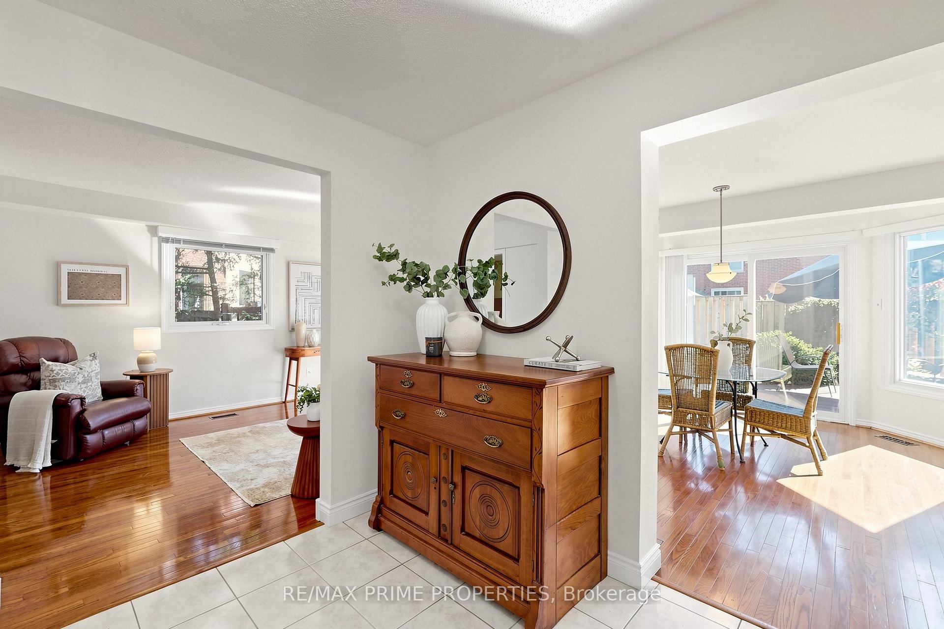 Photo 9 of 105 Tilman Circle, Markham, Markham Village — HOMEH