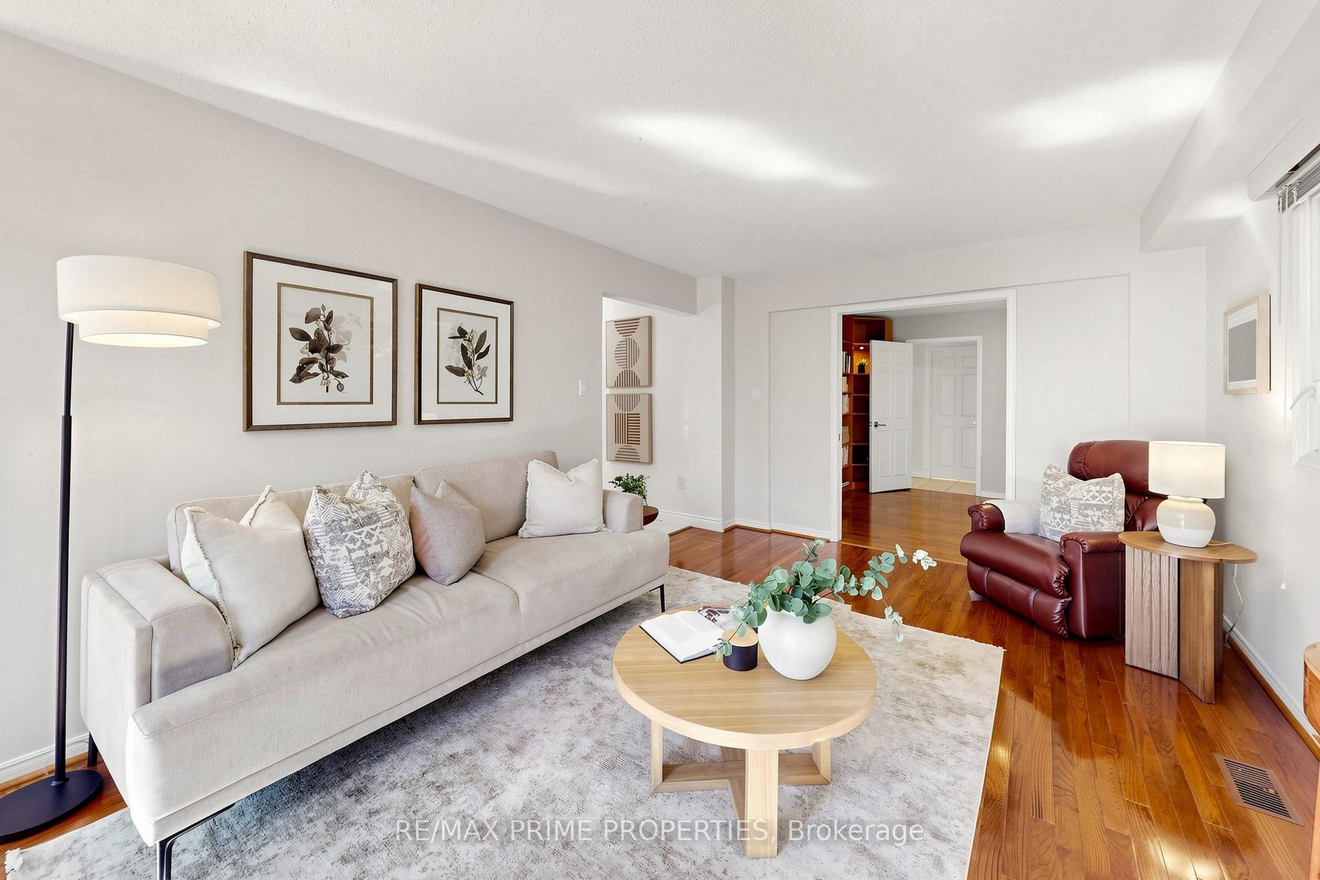 Photo 12 of 105 Tilman Circle, Markham, Markham Village — HOMEH
