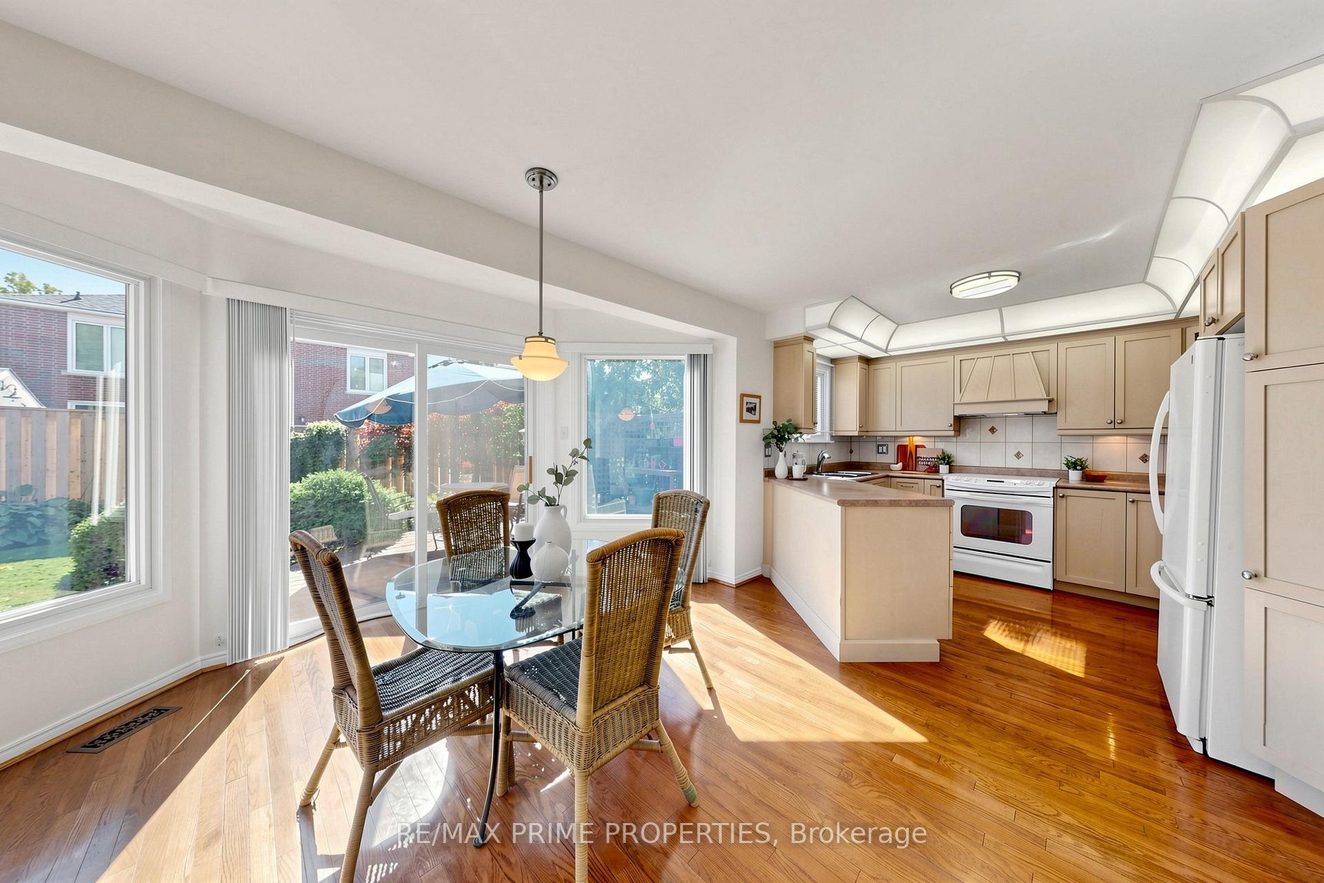 Photo 15 of 105 Tilman Circle, Markham, Markham Village — HOMEH