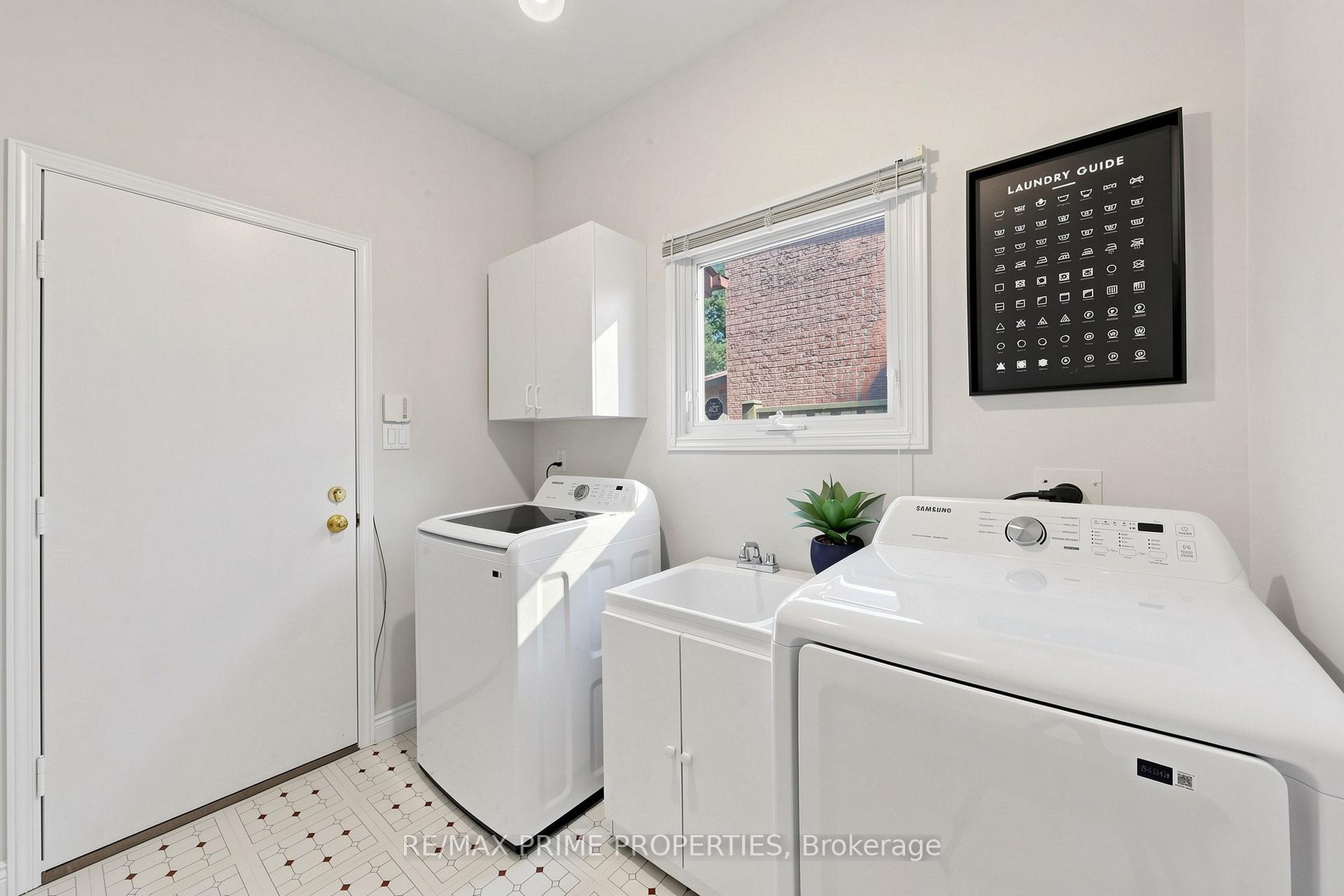 Photo 21 of 105 Tilman Circle, Markham, Markham Village — HOMEH