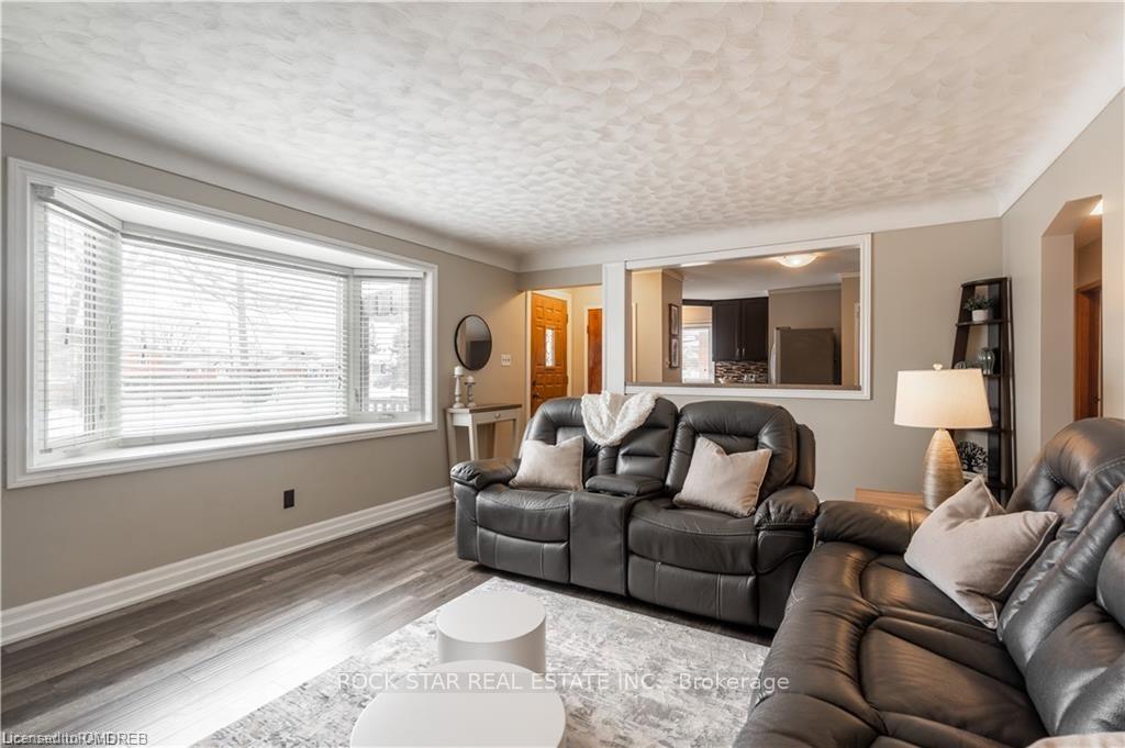 Photo 4 of 22 Fernwood Crescent, Hamilton, Hampton Heights — HOMEH