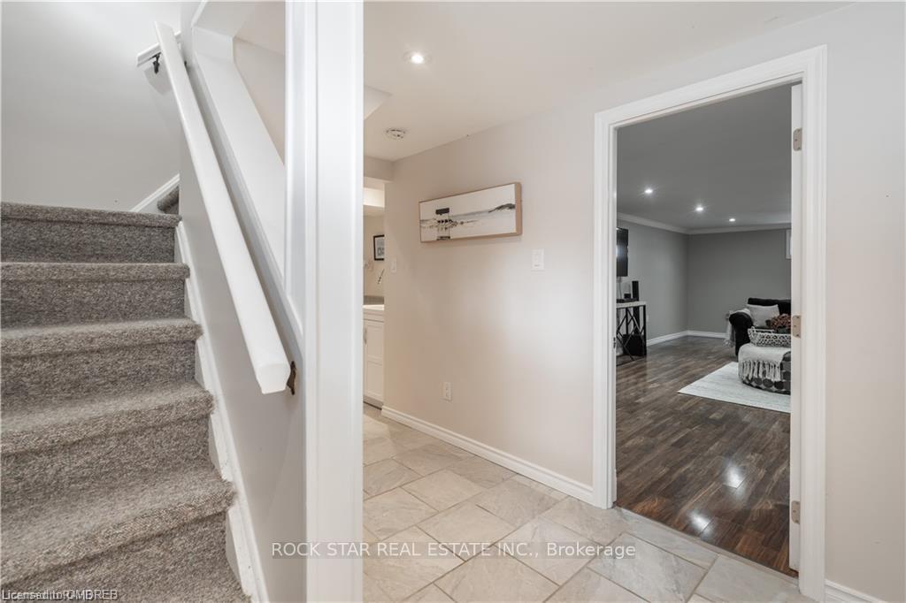 Photo 18 of 22 Fernwood Crescent, Hamilton, Hampton Heights — HOMEH