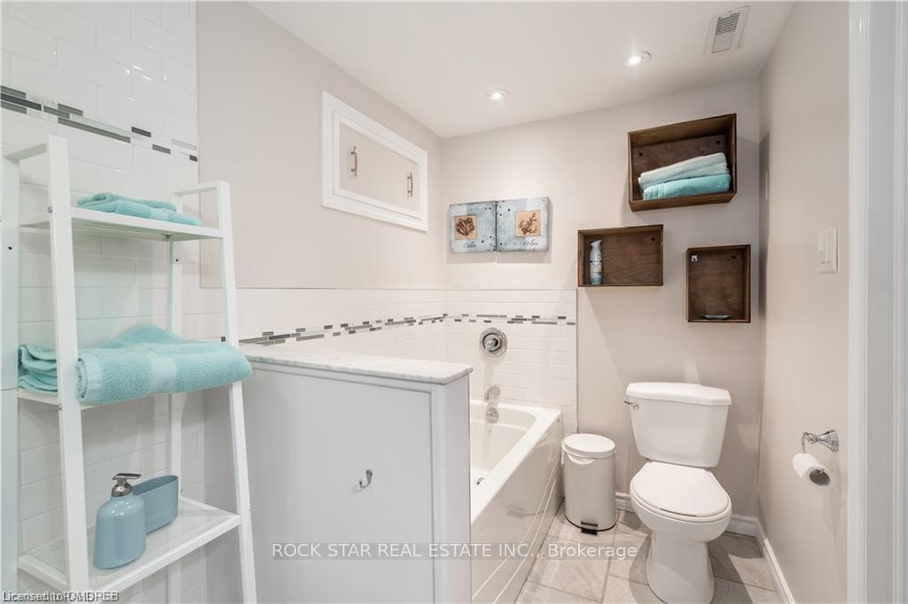 Photo 25 of 22 Fernwood Crescent, Hamilton, Hampton Heights — HOMEH
