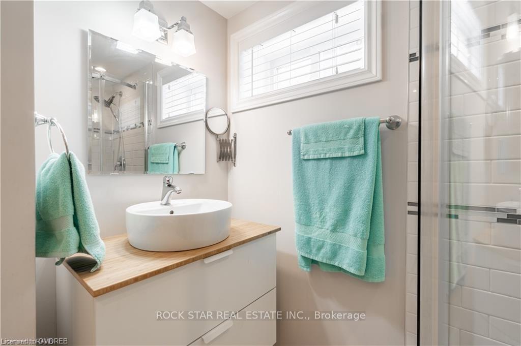 Photo 26 of 22 Fernwood Crescent, Hamilton, Hampton Heights — HOMEH