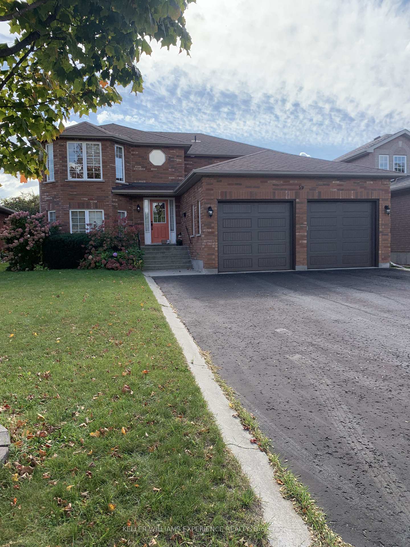 Photo 2 of Unit Upper Level, 59 Nicklaus Drive, Barrie, East Bayfield — HOMEH
