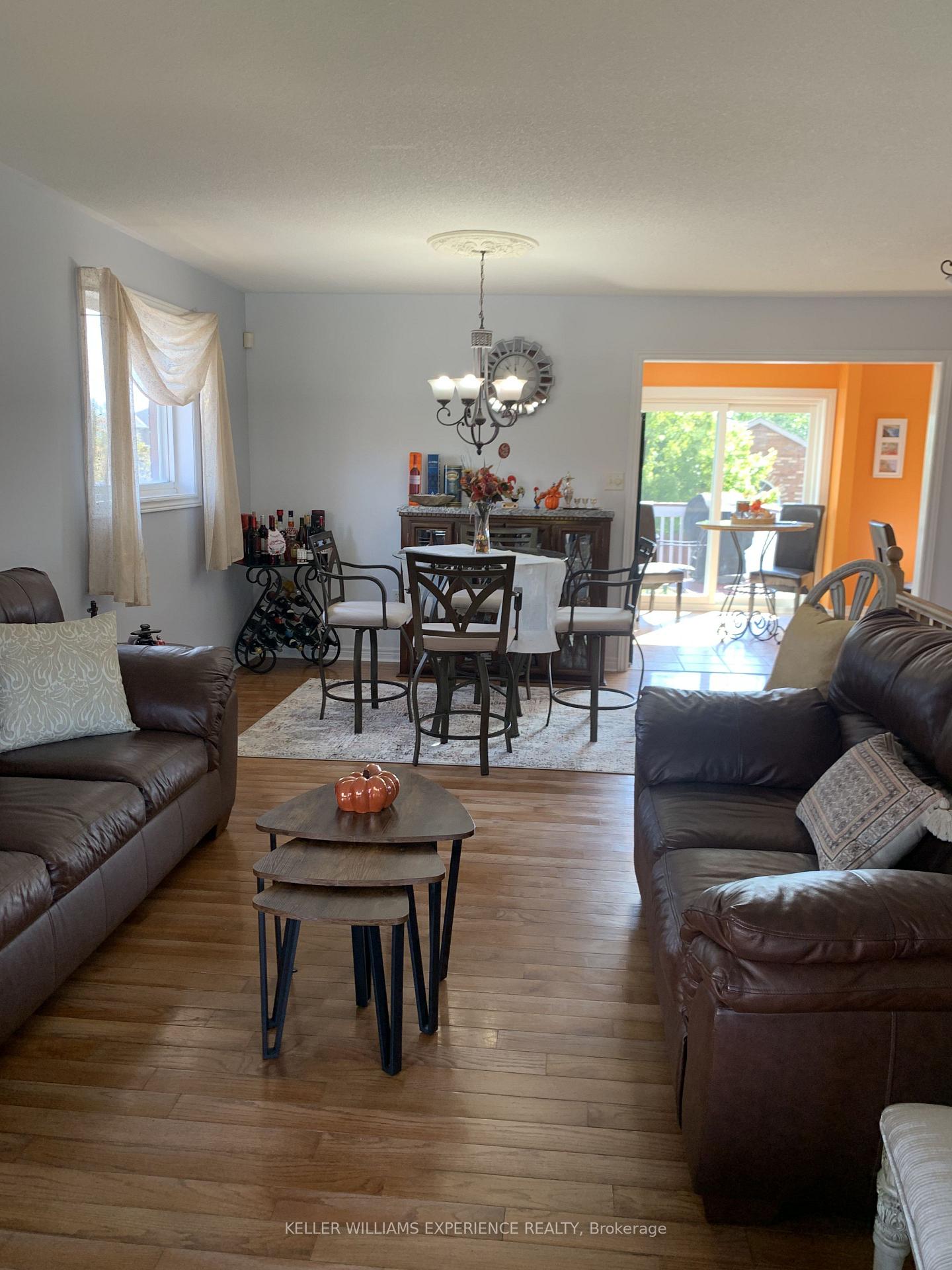 Photo 5 of Unit Upper Level, 59 Nicklaus Drive, Barrie, East Bayfield — HOMEH