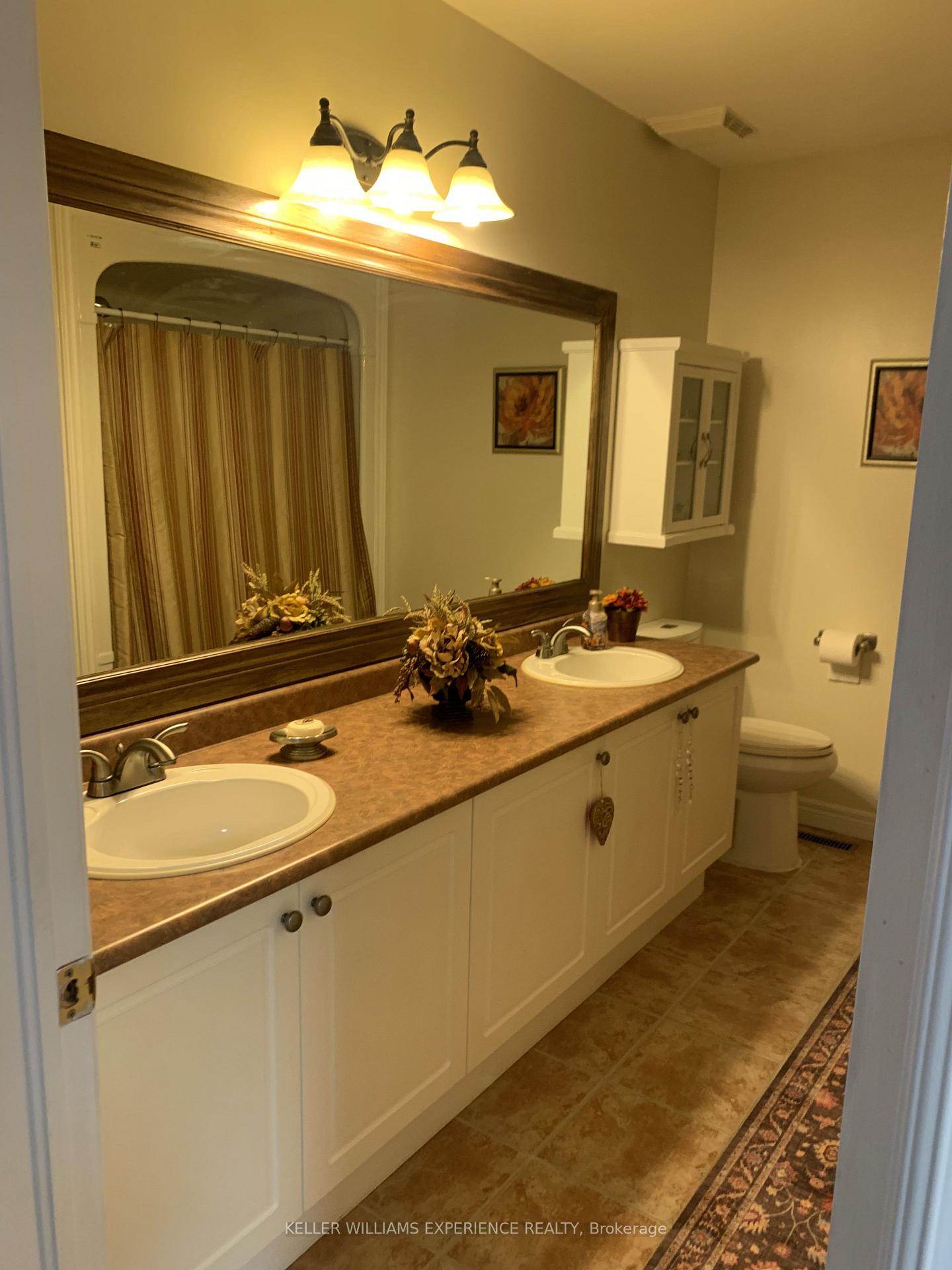 Photo 16 of Unit Upper Level, 59 Nicklaus Drive, Barrie, East Bayfield — HOMEH