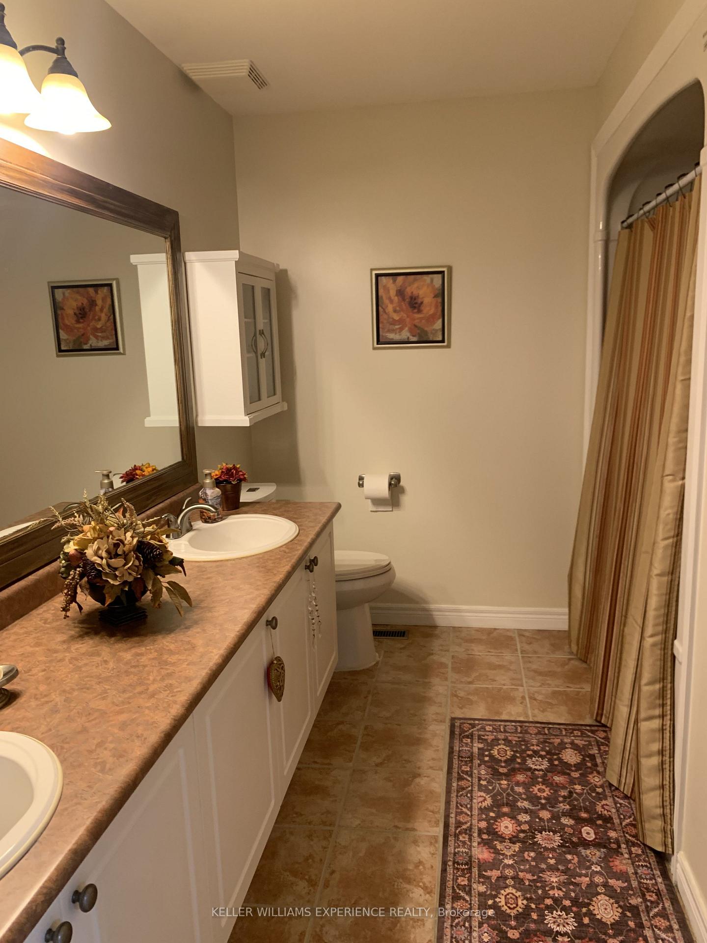 Photo 17 of Unit Upper Level, 59 Nicklaus Drive, Barrie, East Bayfield — HOMEH
