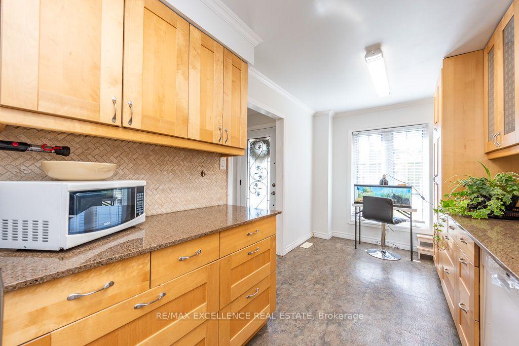 Photo 7 of 41 Trewartha Crescent, Brampton, Heart Lake West — HOMEH