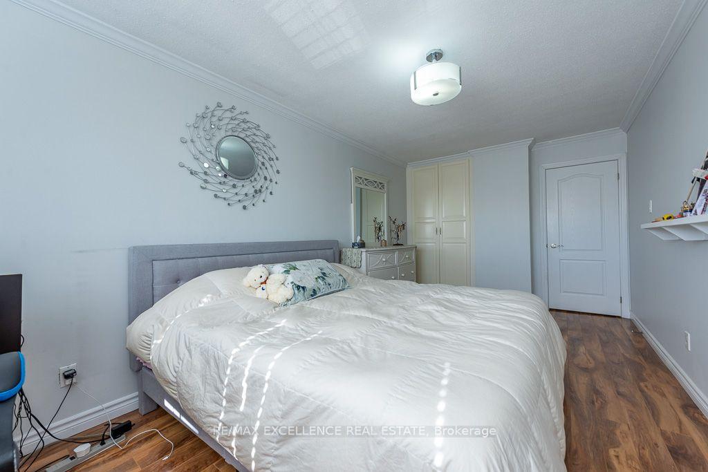 Photo 10 of 41 Trewartha Crescent, Brampton, Heart Lake West — HOMEH
