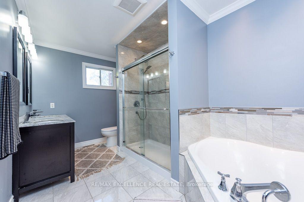 Photo 12 of 41 Trewartha Crescent, Brampton, Heart Lake West — HOMEH