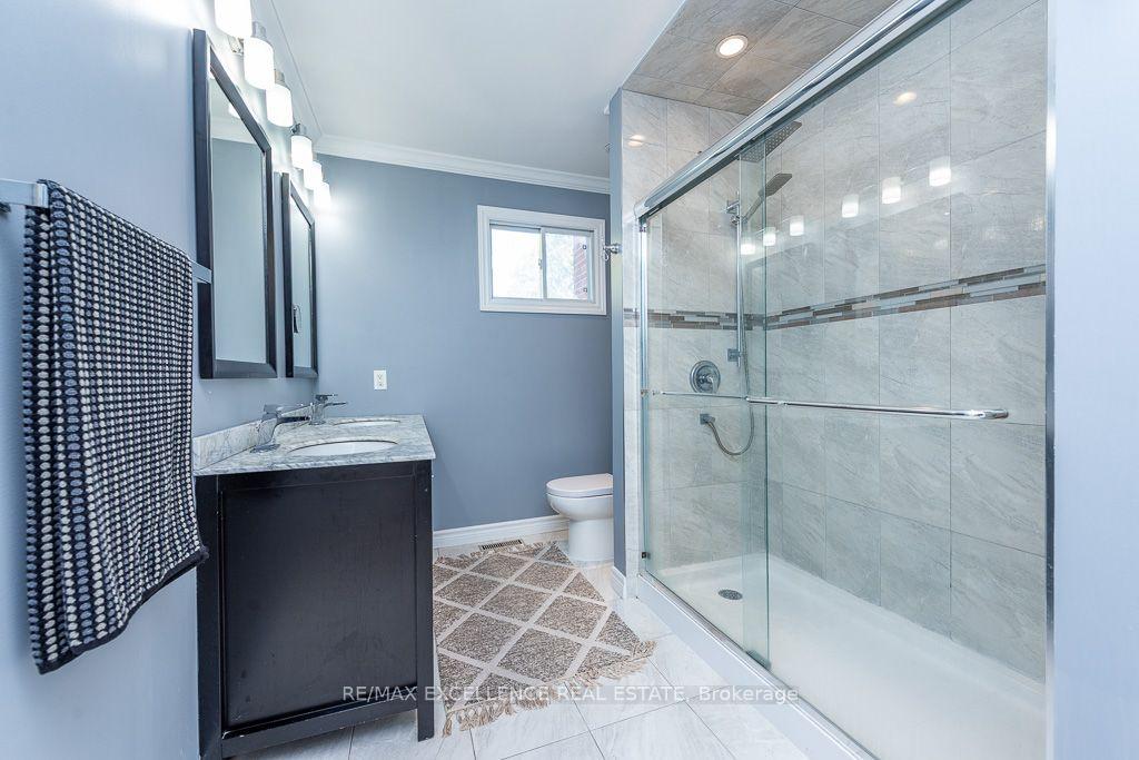 Photo 16 of 41 Trewartha Crescent, Brampton, Heart Lake West — HOMEH