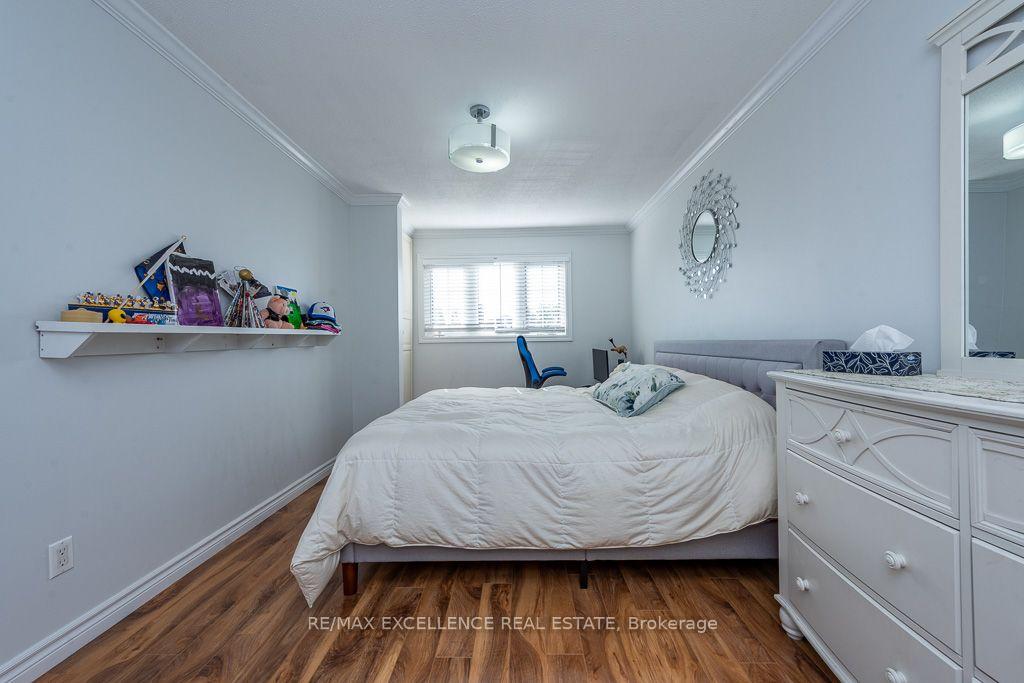 Photo 19 of 41 Trewartha Crescent, Brampton, Heart Lake West — HOMEH