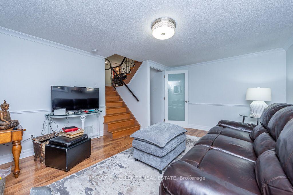 Photo 13 of 41 Trewartha Crescent, Brampton, Heart Lake West — HOMEH