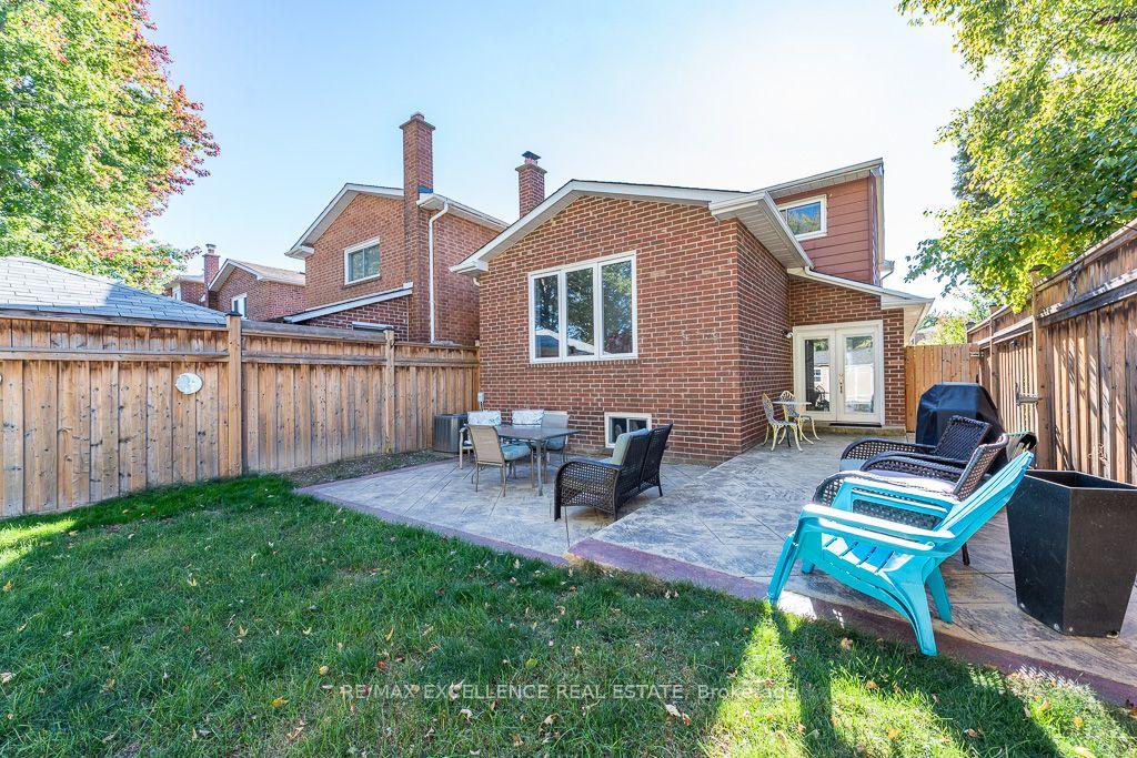 Photo 25 of 41 Trewartha Crescent, Brampton, Heart Lake West — HOMEH